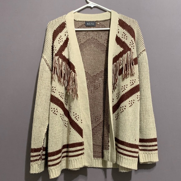 Astr Sweaters - 🌻 ASTR • Cream/Burgundy Open Knit Fringe Cardigan
